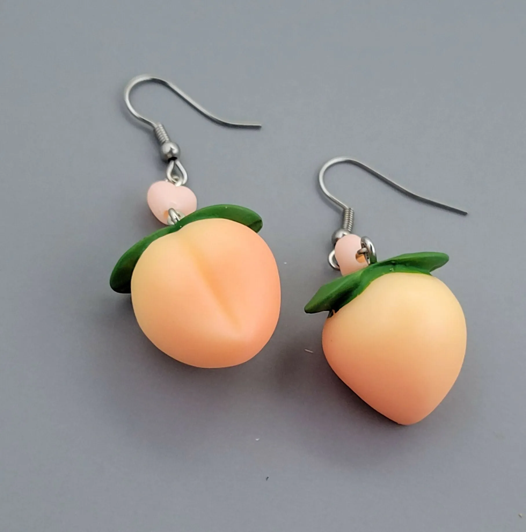 Barnyard Finds: Peach Earrings