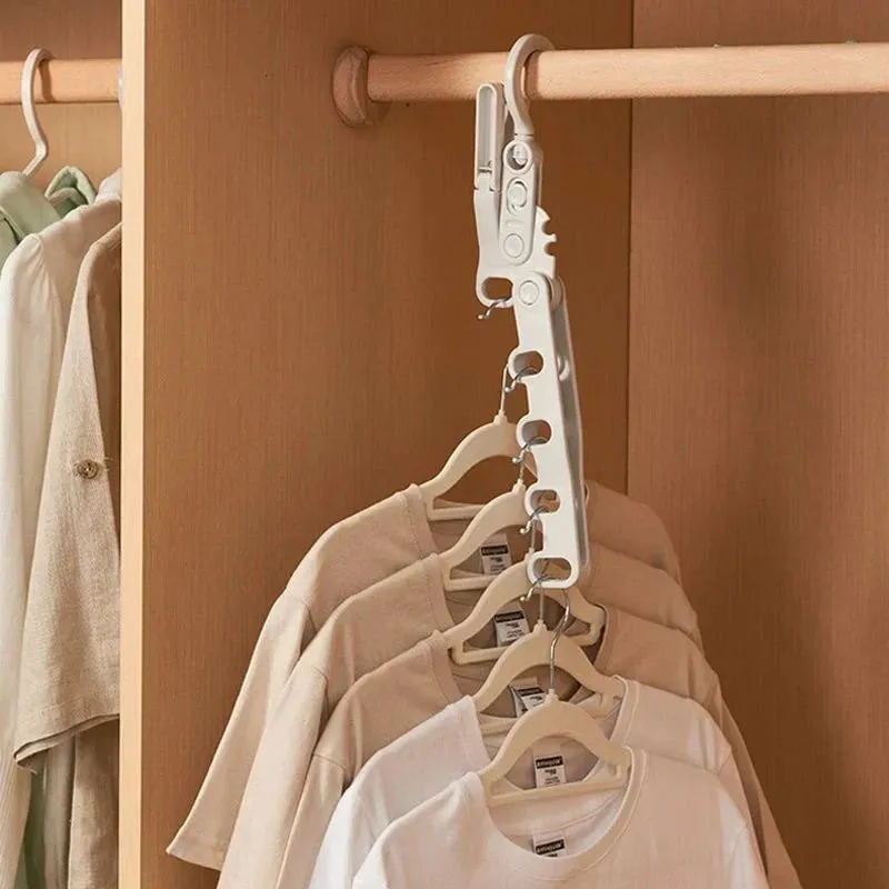 PORTABLE FOLDABLE CLOTHES HANGER