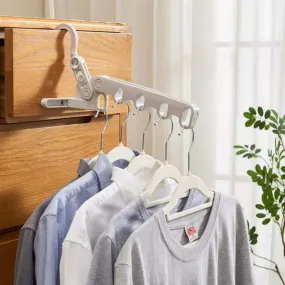 PORTABLE FOLDABLE CLOTHES HANGER